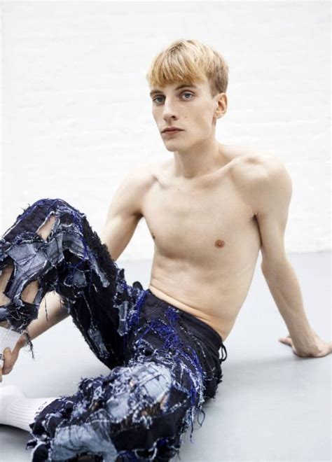Charlie Cooper By Johanna Laitanen Ssaw Ss15 Male Model