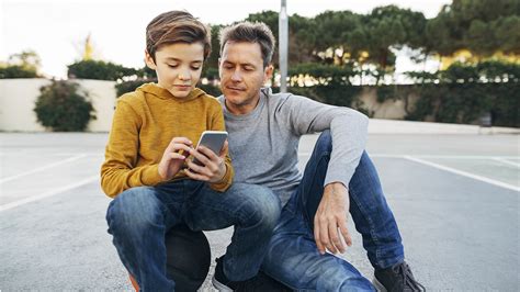 Parents Top 5 Questions About Cell Phones For Kids Featured News