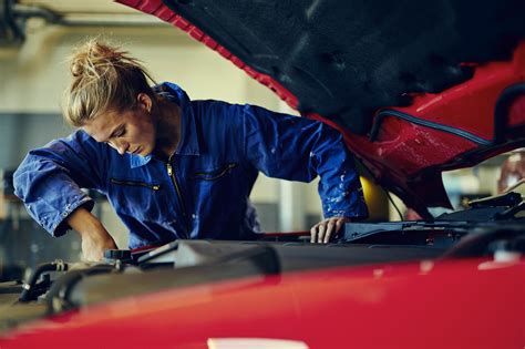 Despite Challenges Women Are Taking Control In The Auto Industry