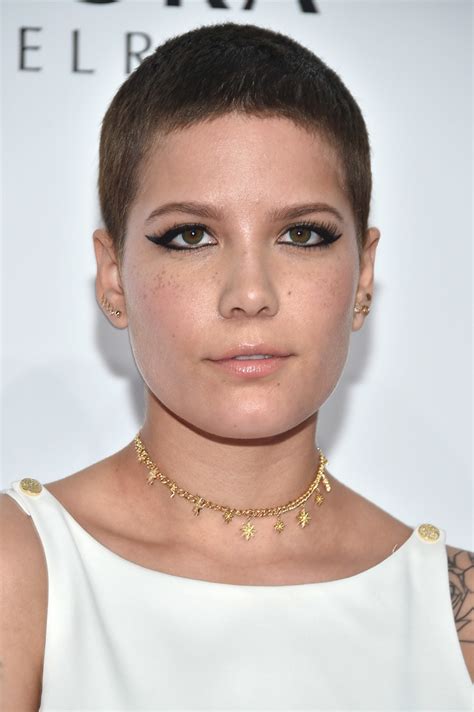 We love when celebs reveal their momentous. Halsey Buzzcut - Short Hairstyles Lookbook - StyleBistro