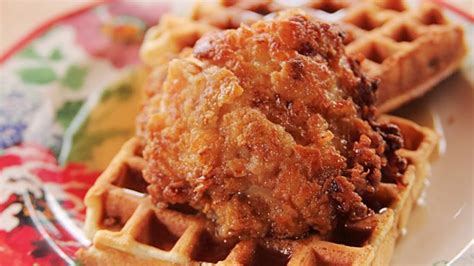 The Pioneer Womans Chicken And Waffles Are Like Heaven On Your Tastebuds