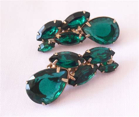 Vintage Rhinestone Earrings In Emerald Green 1950s Clip On Retro