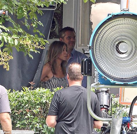 Jennifer Aniston Shoots Scenes With Justifieds Timothy Olyphant For