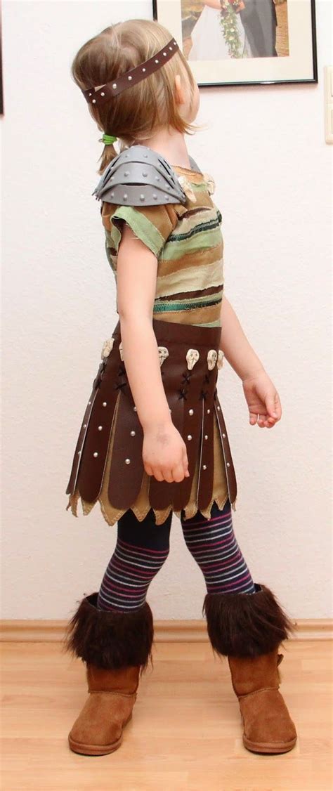 Wikinger schuhe wikinger kleidung schuhe selber machen selber machen anleitungen selbstgemachte schuhe ledertasche muster nähen schnittmuster bastelarbeiten handarbeit. lylelo: Astrid Hofferson Teil 2 - Schuhe, Unterrock ...