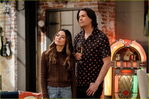 Everything we know by liz calvario‍ 2:00 pm pdt, march 18, 2021 this video is unavailable because we were unable to load a message from our sponsors. What Time Does 'iCarly' Premiere On Paramount+? Get All ...
