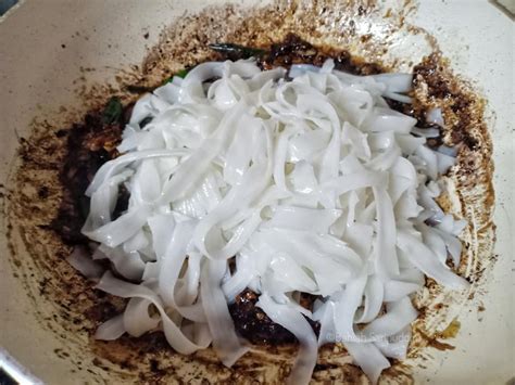 Kuey teow goreng mudah, simple dan sedap dimakan. Resepi Kuey Teow Goreng Kering Sedap Dan Simple Jer. Pasti ...