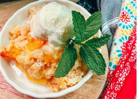 Peach Cobbler Delicious Dessert Idea That Is Easy To Make