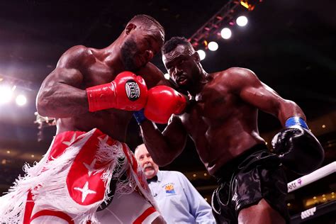 Did Uriah Hall Win His Boxing Match Against Leveon Bell