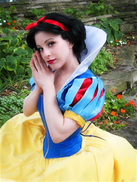 Snow White Cosplay Disney Princess Photo Fanpop
