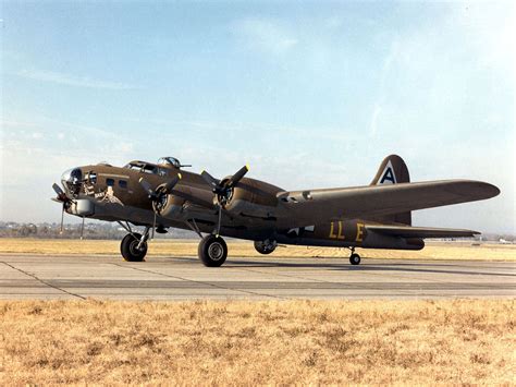 The Pacific War Online Encyclopedia B 17 Flying Fortress