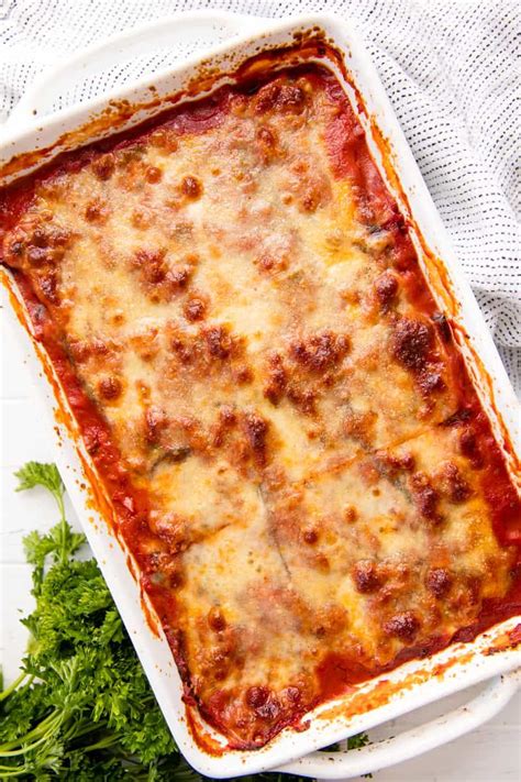 Classic Eggplant Lasagna That S Full Of Cheesy Goodness Without The Pasta Great For A Gluten