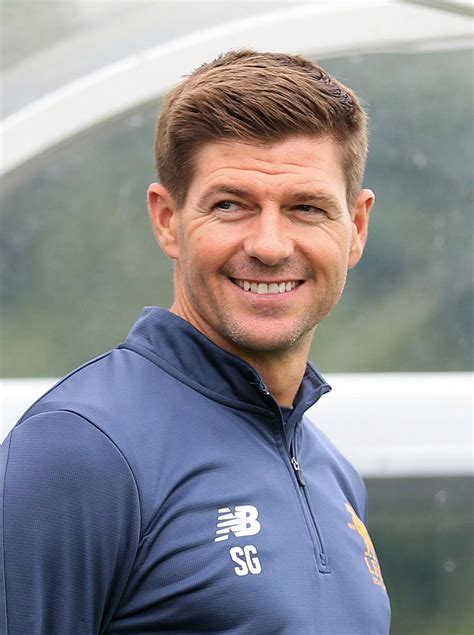 Steven gerrard ist ein ehemaliger fußballspieler aus англия, (* 30 мая 1980 г. Steven Gerrard to Rangers: Fans say 'Happy Steven Gerrard ...