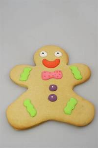 Add Decoration Colour To Your Homemade Gingerbread Man Using Renshaw
