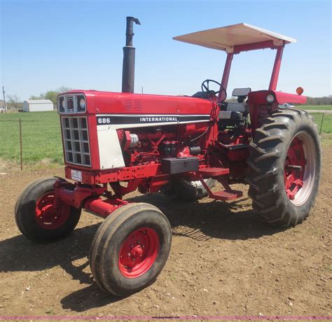 1978 International 686 tractor in Girard, KS | Item F8248 sold | Purple ...
