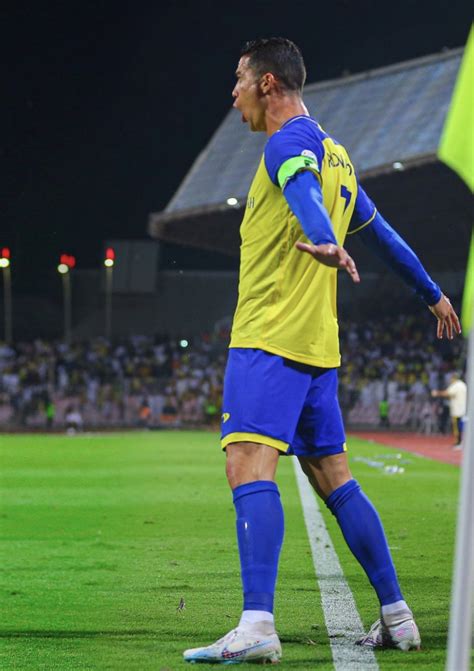 A Plague Of Locusts Swarmed Cristiano Ronaldos Al Nassr Clash With Al