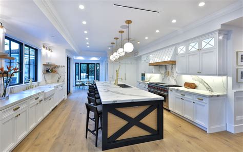 Luxury modern kitchen | Luxury kitchen design, Modern luxury kitchen, Luxury kitchen