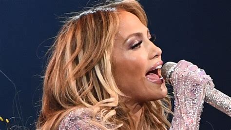 jennifer lopez jlo flaunts weird wedgie inducing outfit photo au — australia s