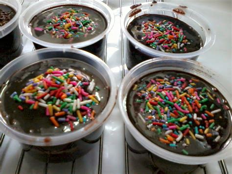 Kek coklat moist mini yg comel & sedap untuk jamuan sekolah anak. ~Azlynna Bakery~: Kek Coklat Moist harga berpatutan