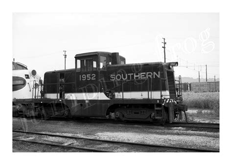 Southern Railway Diesel Locomotive 1952 5x7 Photo June 17 1967