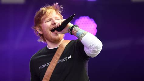 The popstar has been crowned the uk's official number 1 artist of the decade. Ed Sheeran protagoniza vídeo con su esposa • Noticias A ...