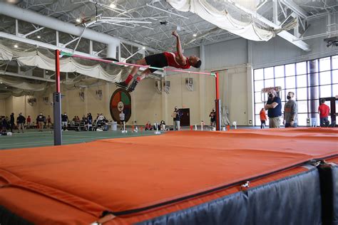 Daniels Qualifies In High Jump For Naia Indoor Nationals