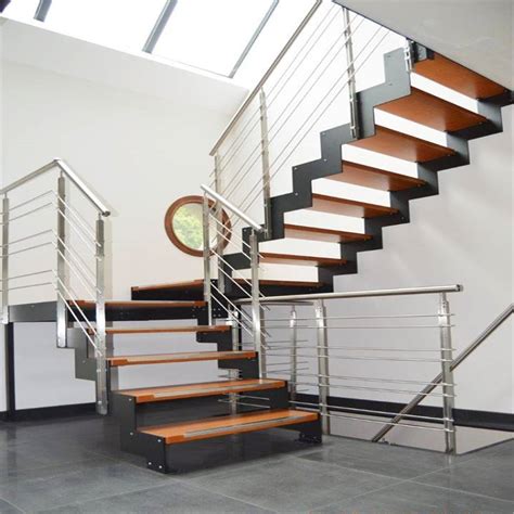 Stainless Steel Staircase With Solid Wood Steps Cable Railing For