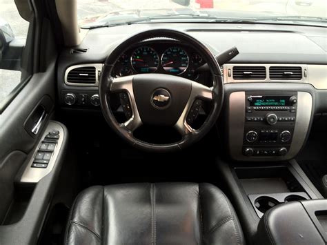 Door trim panel with uplevel slt package, crew cab, ebony. 2007 Chevrolet Avalanche - Interior Pictures - CarGurus