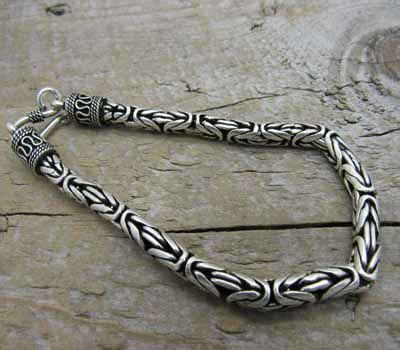 Video yang berdurasi 3 menit 44 detik sudah terlanjur tesebar, sehingga membuat pihak yang. Silver Link Bali bracelet at The Turquoise Mine.com | Silver links, Bracelets, Beautiful bracelet