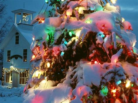 7 1 1024×768 Christmas Tree Wallpaper Christmas Scenes Snow