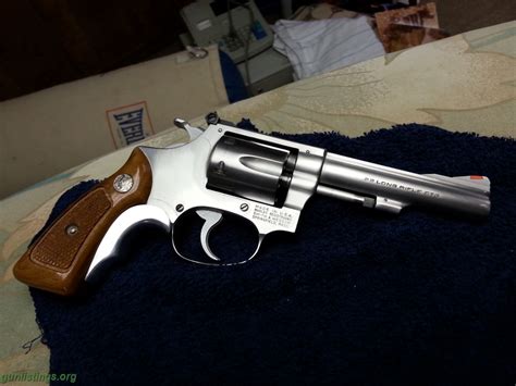 Pistols Smith And Wesson Model 63 22