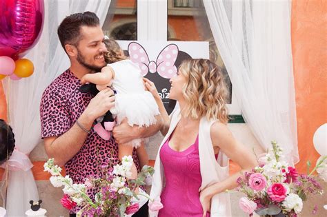 Help us build our profile of mickael carreira and laura figueiredo! Fotos: Mickael Carreira e Laura Figueiredo celebram ...