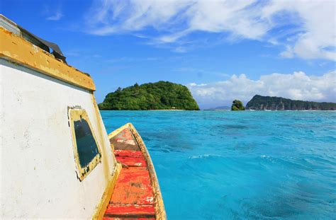 Before learning about the american samoa island, let us briefly look into the samoan islands archipelago because our subject american samoa is part of the samoa archipelago. 48 Hours in Apia, Samoa - The World