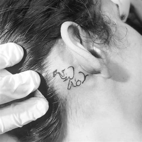Yes, the placement may be cool, but you'll pay a little more by way of pain. 50+ Cute Behind The Ear Tattoos For Women (2021) Small Designs
