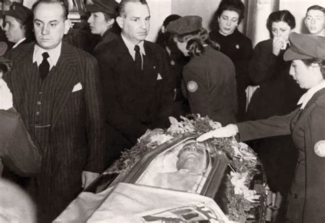 El Cadáver De Evita Perón Es Robado Por Militares Argentinos Foto Del