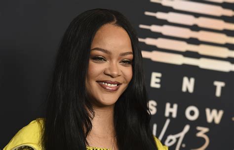 Rihanna Se Toma Su Tiempo Con álbum Presenta Lencería Ap News