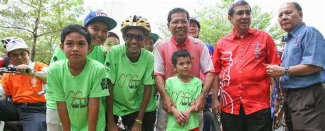 Datuk bandar menjalankan pentadbirannya melalui peruntukan yang terkandung di dalam akta ibu kota persekutuan 1960. PERDASAMA: Gambar Gambar bersama Datuk Bandar Kuala Lumpur ...