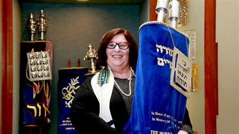 Us Reform Jewish Rabbis To Install First Openly Lesbian Leader