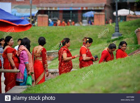 Kathmandu Nepal 24th Aug 2017 Nepalese Devotees Lining To Offer Rituals During Teej Festival