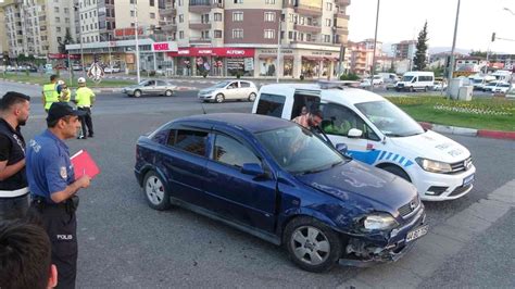 İki otomobil kavşakta çarpıştı 5 yaralı Malatya Haber Haberleri
