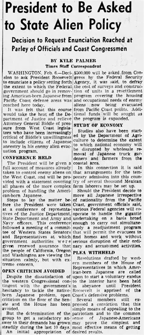 in 1942 president roosevelt gives executive order to remove japanese americans from pacific
