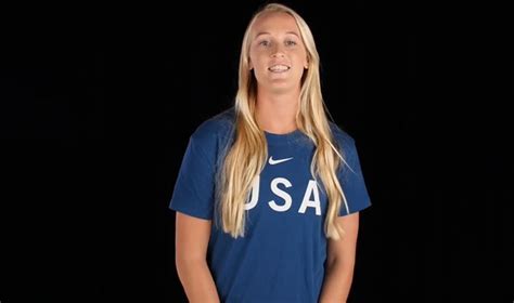 Sara Hughes Signs 10 Year Beach Volleyball Deal With Nike Volleyball News