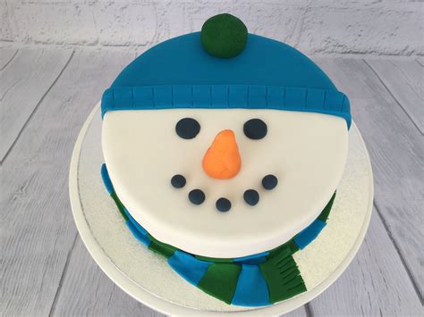 Snowman Christmas Cake With Images Christmas Cake Cake Christmas