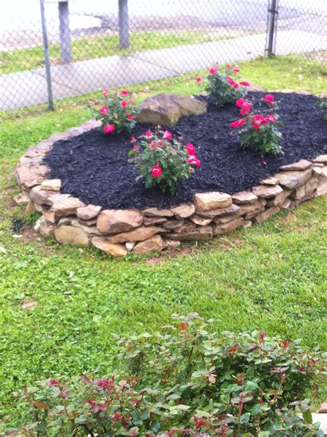 2030 Flower Bed With Rock
