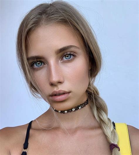Polina Malinovskaya Bio Age Height Instagram Biography