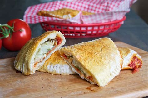 Veggie Calzones Live Love Pasta Recipe Recipes Food Yummy Food