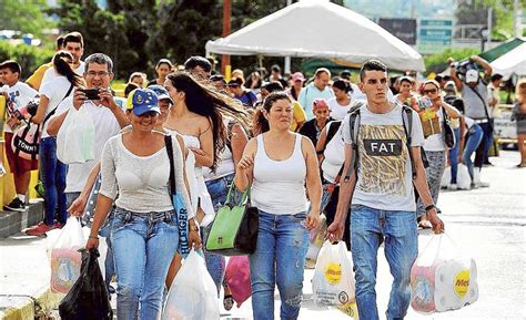 La frontera de colombia con venezuela fue cerrada al paso de vehículos en agosto de 2015 por orden del gobierno de ese país, y la circulación de personas quedó suspendida tras la ruptura de relaciones decidida por el presidente nicolás maduro el 23 de febrero de 2019, cuando el jefe del. Venezuela y Colombia acuerdan apertura gradual de frontera ...