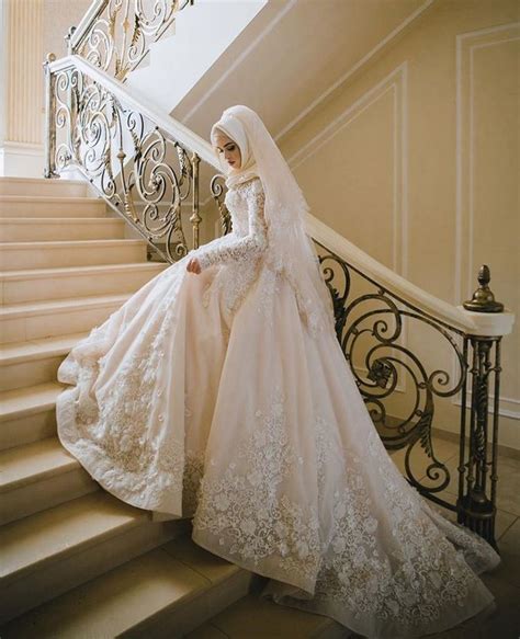 Long Sleeves Muslim Bridal Ball Gown Lace Hijab Wedding Dresses L1027 China Wedding Dresses