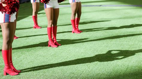 Five More Former Nfl Cheerleaders Are Suing The Houston Texans Glamour
