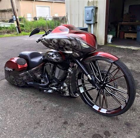 See more ideas about custom baggers, bagger motorcycle, harley davidson baggers. Custom Slammed , Big wheel Cross Country bagger | Victory ...