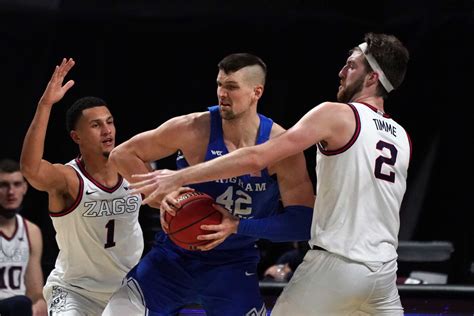 Gonzaga Holds Off Byu To Win The Wcc Tournament The Slipper Still Fits